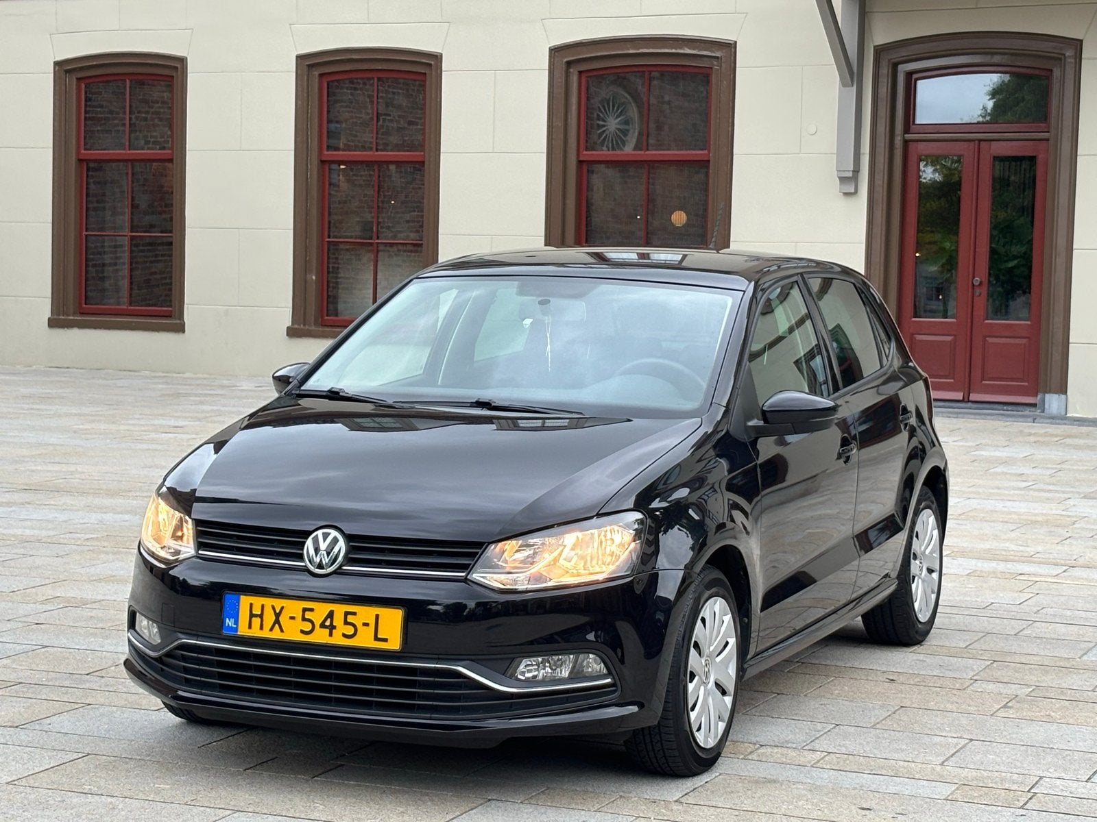 Volkswagen Polo 1.2 TSI 66KW 2016 Zwart, Stof, 40 €/maand, 4 cilinders, Zwart