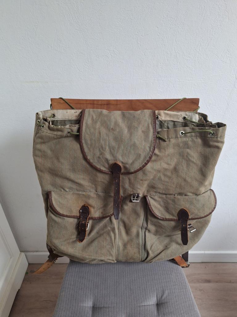 Vintage Canvas Rugzak met Leren Details, Overige merken, Gebruikt, 25 tot 40 cm, Ophalen of Verzenden