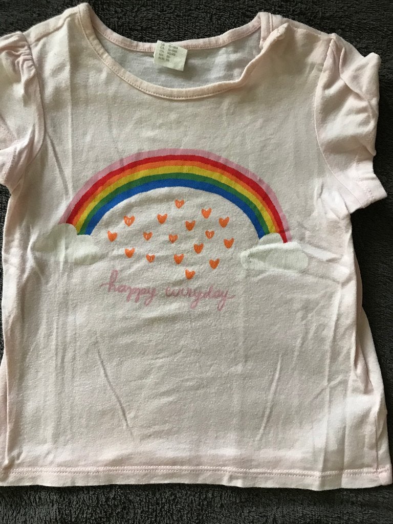 zgan zomers shirtje met regenboog en hartjes mt 86 h&M, Kinderen en Baby's, Meisje, H&M, Ophalen of Verzenden, Zo goed als nieuw