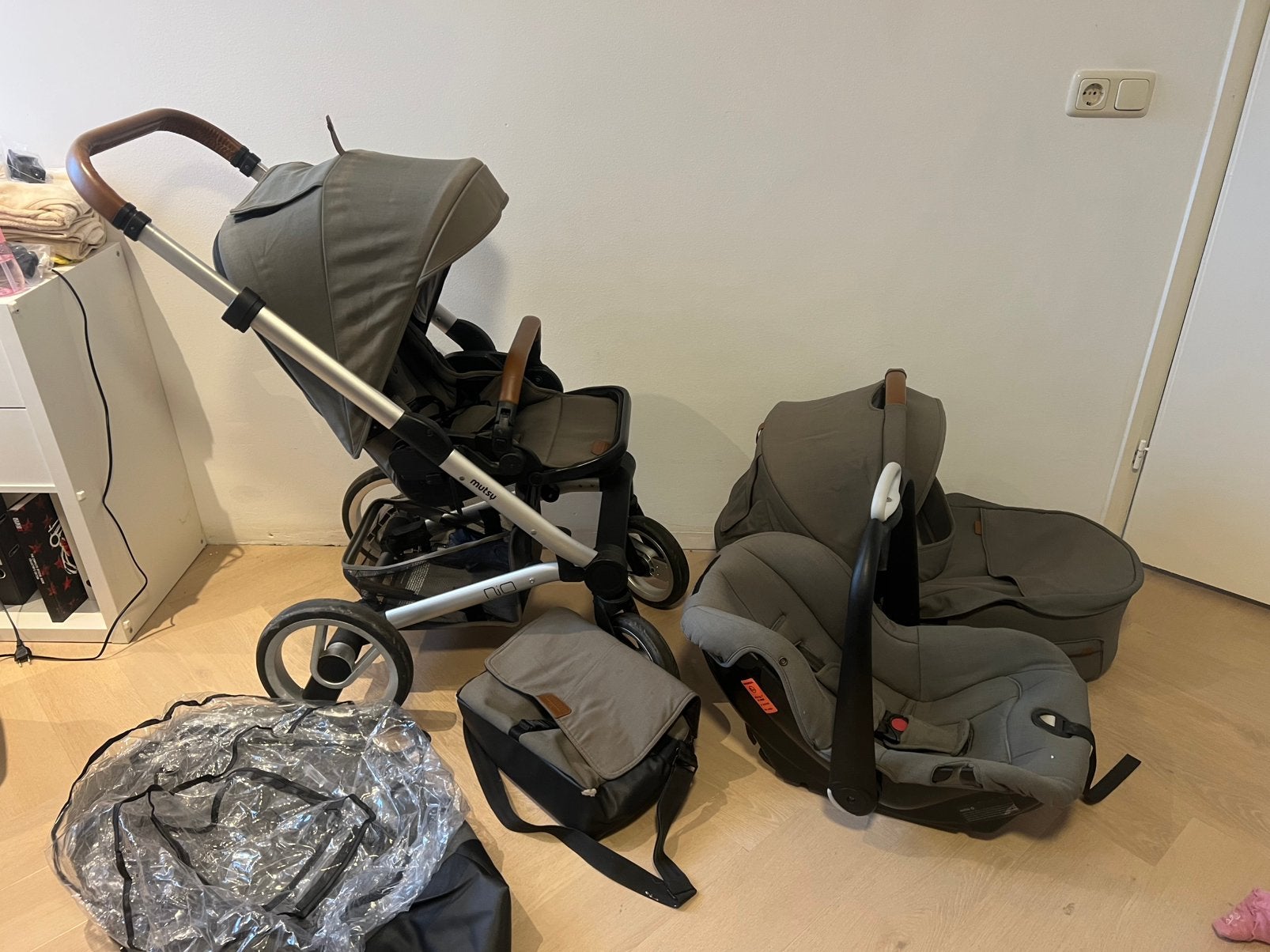 Mutsy Nio kinderwagen 3 in 1 Groen adapters voor maxi cosi, Ophalen, Zo goed als nieuw, Mutsy, Met reiswieg
