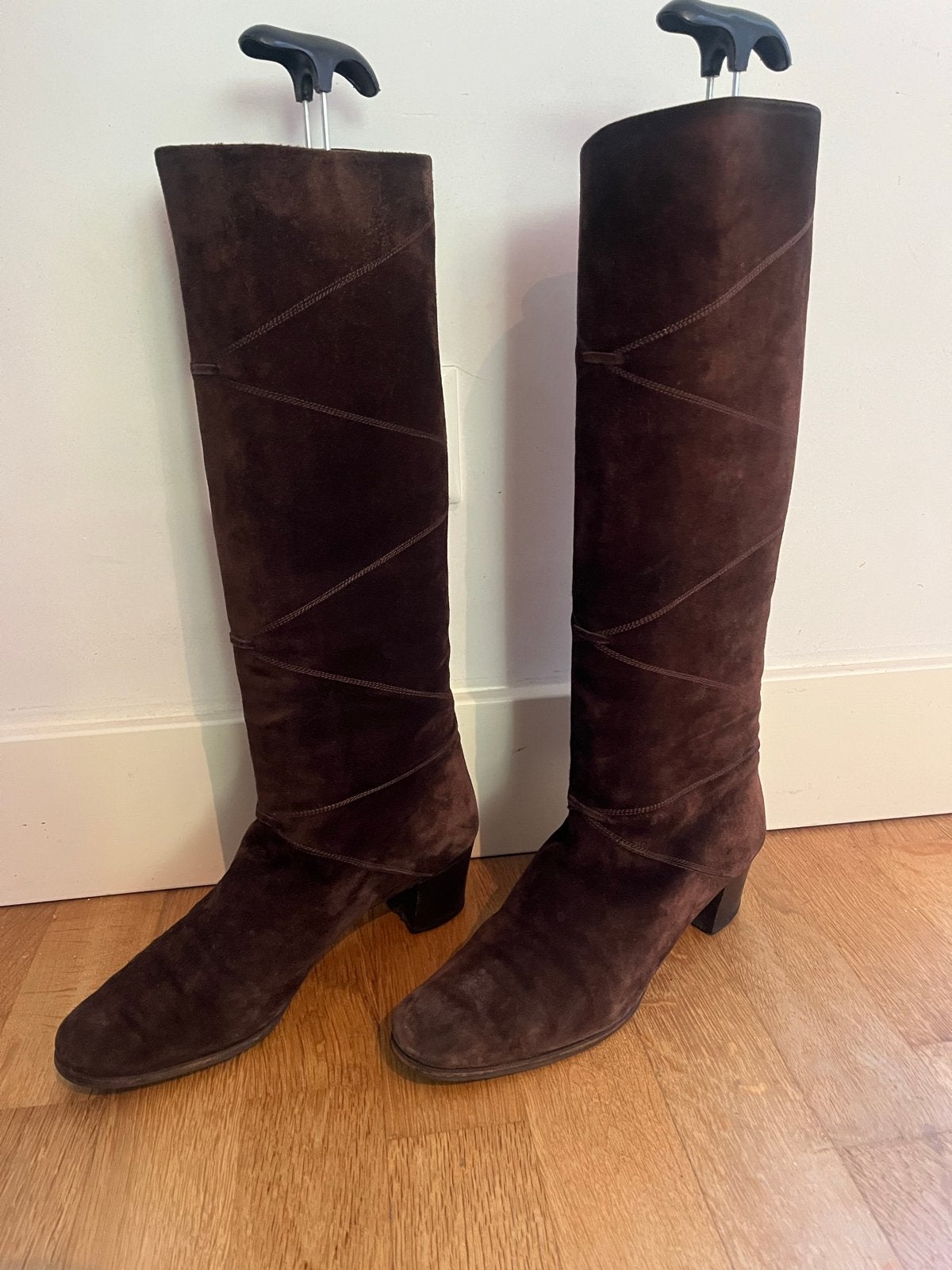 Salvatore Ferragamo 40/41 vintage Bruine suède hoge laarzen, Hoge laarzen, Bruin, Ophalen of Verzenden, Gedragen