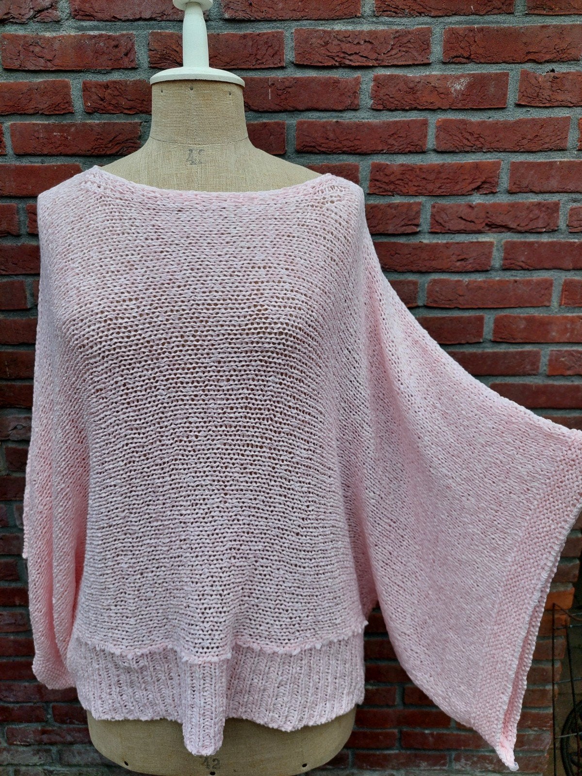 Nieuwe wijdvallende off-shoulder top 8, Minodusud, Maat 46/48 (XL) of groter, Nieuw, Ophalen of Verzenden