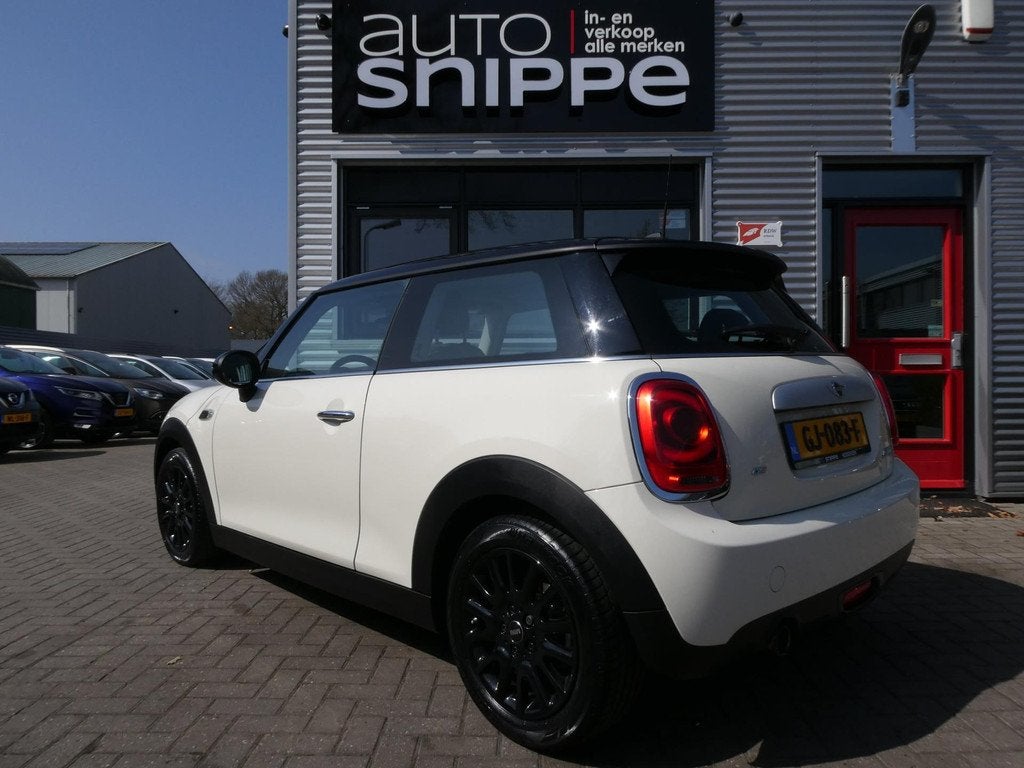 Mini Mini 1.5 Cooper Salt Business AIRCO-NAVI-CRUISE-BLUETOO, Auto's, Mini, Voorwielaandrijving, Gebruikt, Euro 6, 4 stoelen