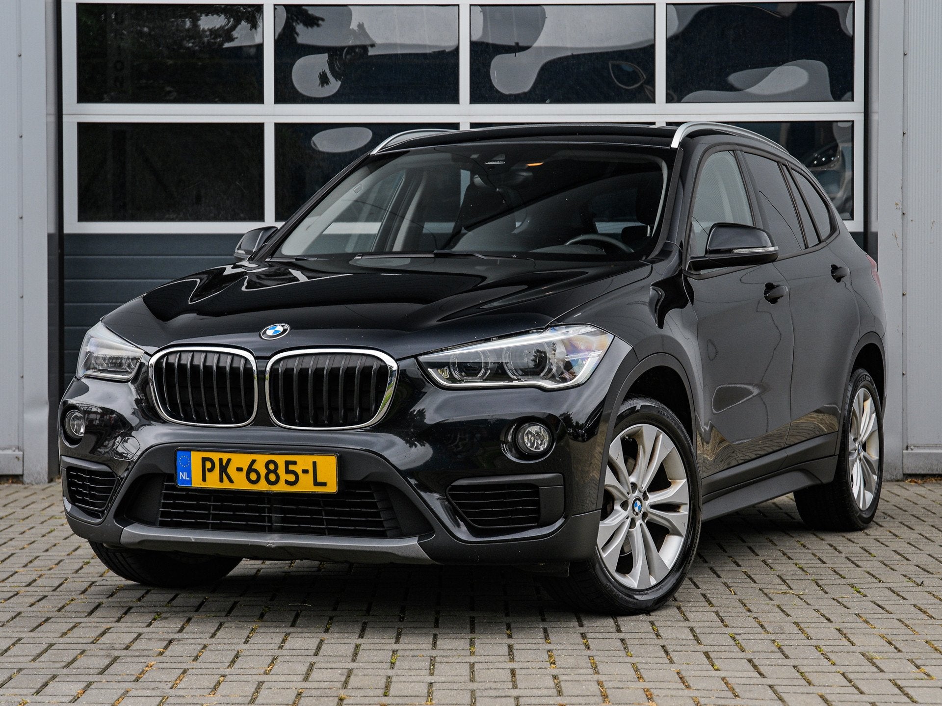BMW X1 SDrive18i Executive | Automaat | Full LED | Navi | Cl, Gebruikt, Automatische klimaatregeling, Zwart, Origineel Nederlands