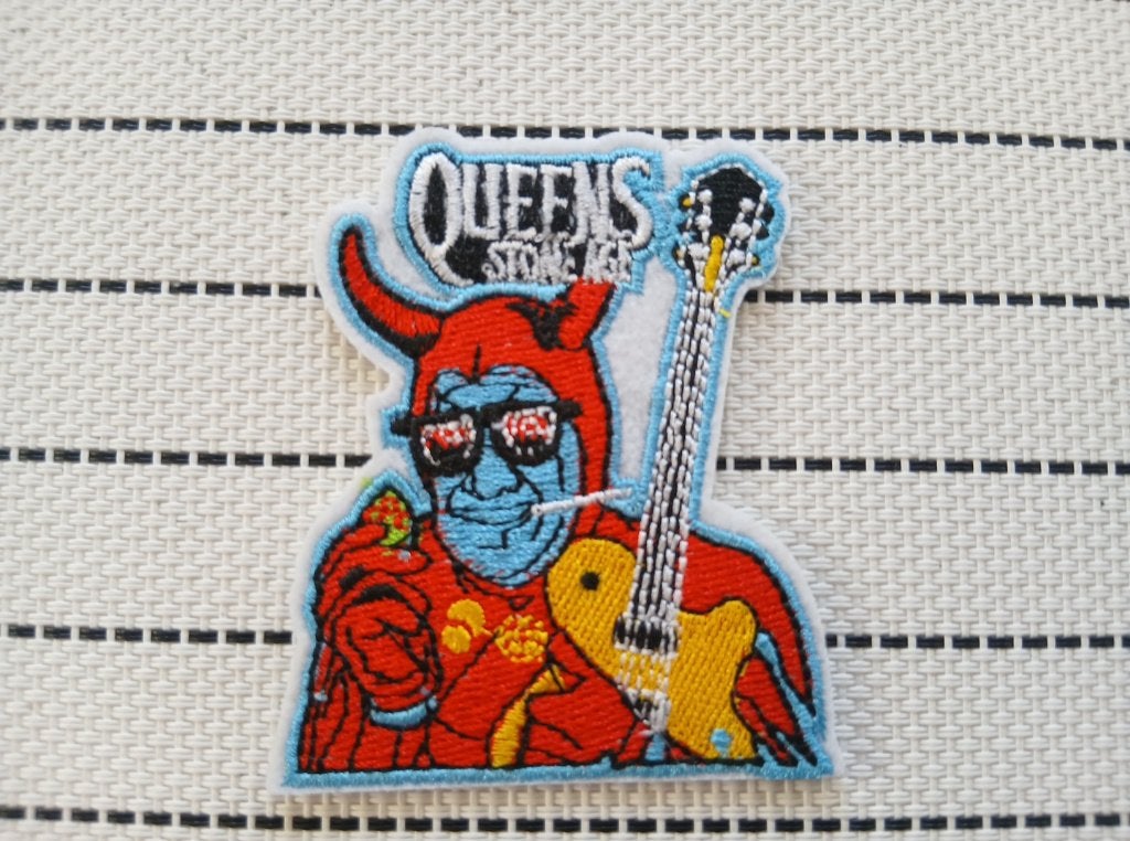 Queens Of The Stone Age  mooie  shaped patch q57, Ophalen of Verzenden, Nieuw, Kleding