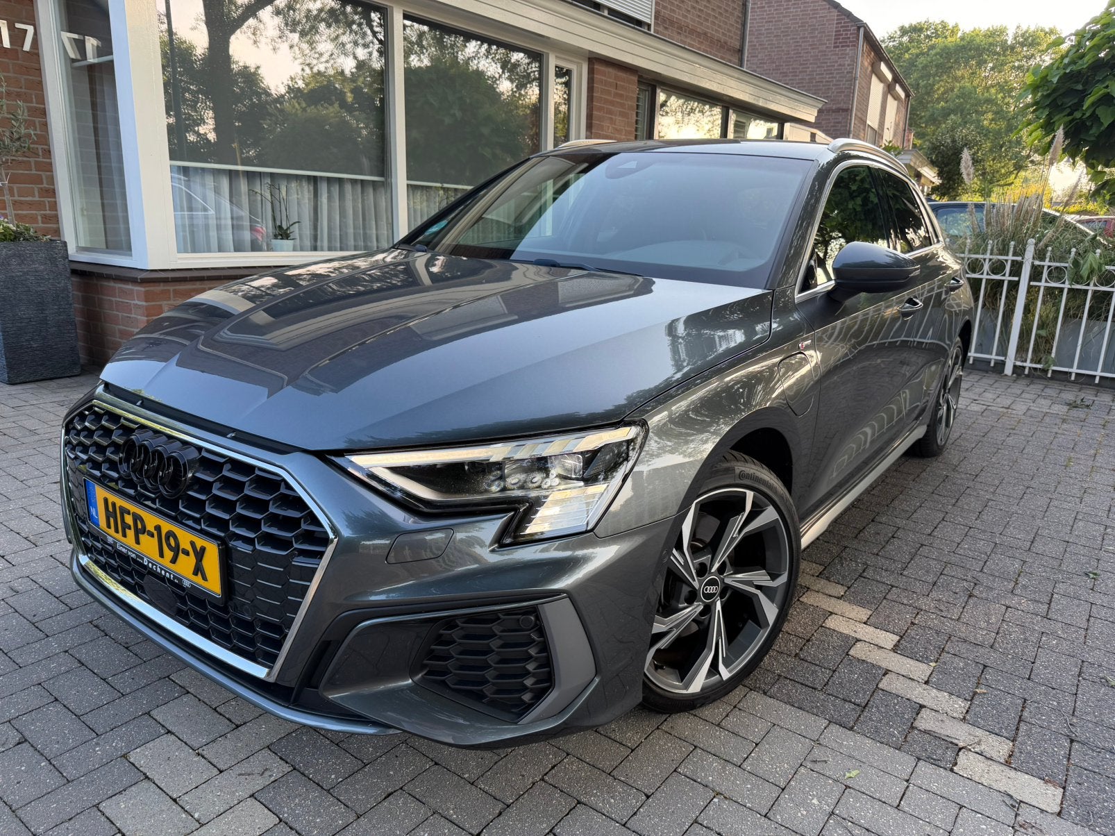 Audi A3 40 Tfsi e 3x S-line Bang & Olufsen, Daytona grijs, 4 cilinders, 1535 kg, Leder en Stof, Startonderbreker