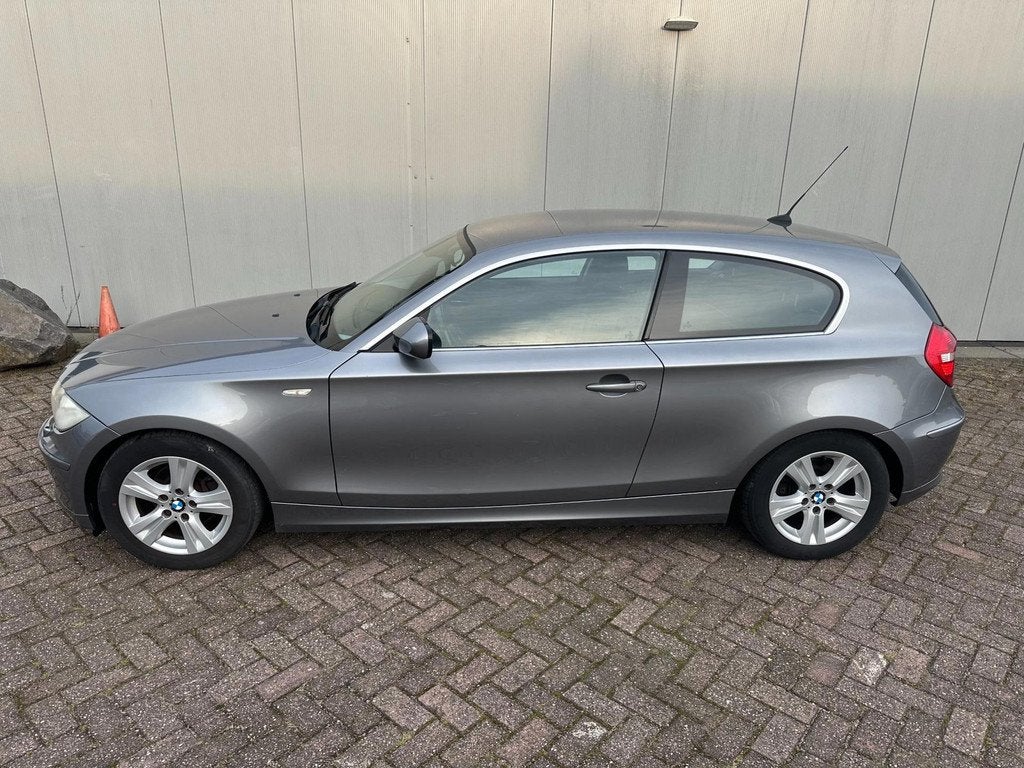 BMW 1-serie 116i EffDyn. Ed. Business Line Ultimate Edition, 1-Serie, Euro 5, Achterwielaandrijving, 4 cilinders