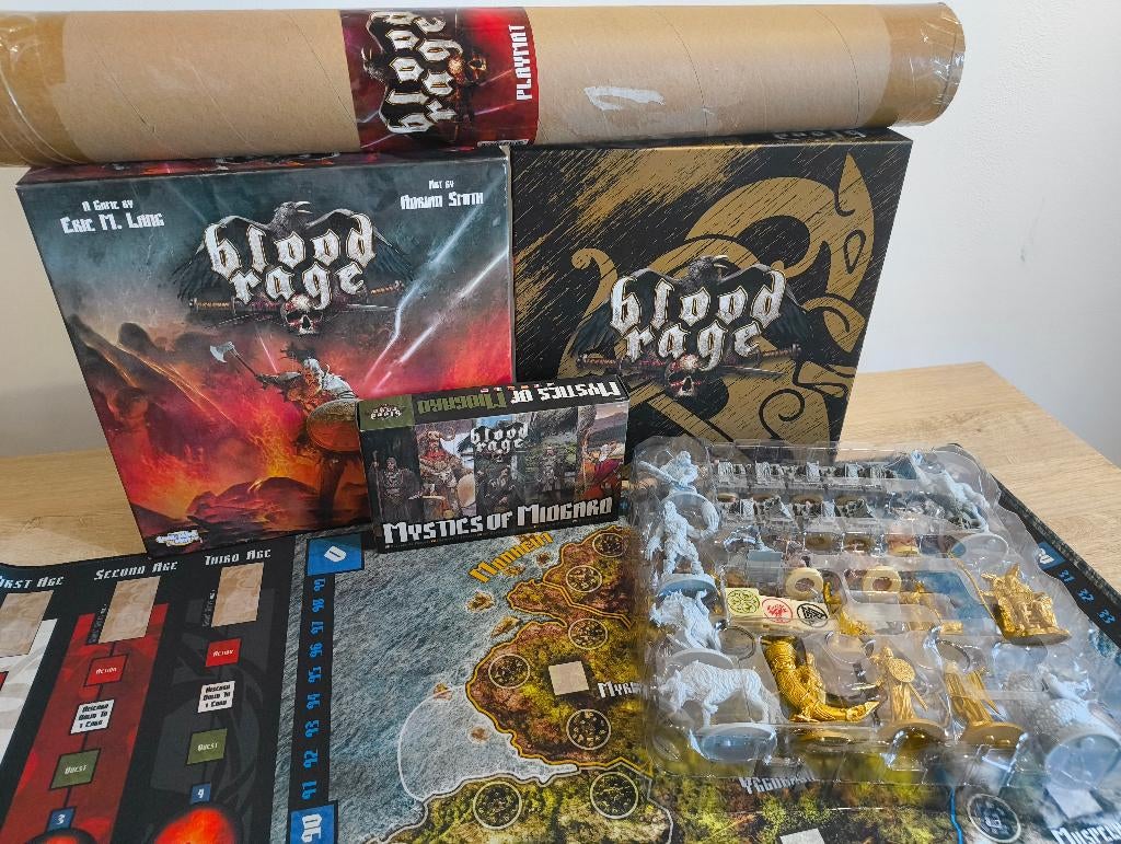 CMON Blood Rage + Mystics + Physical Viking Pledge + Playmat, Ophalen, Zo goed als nieuw