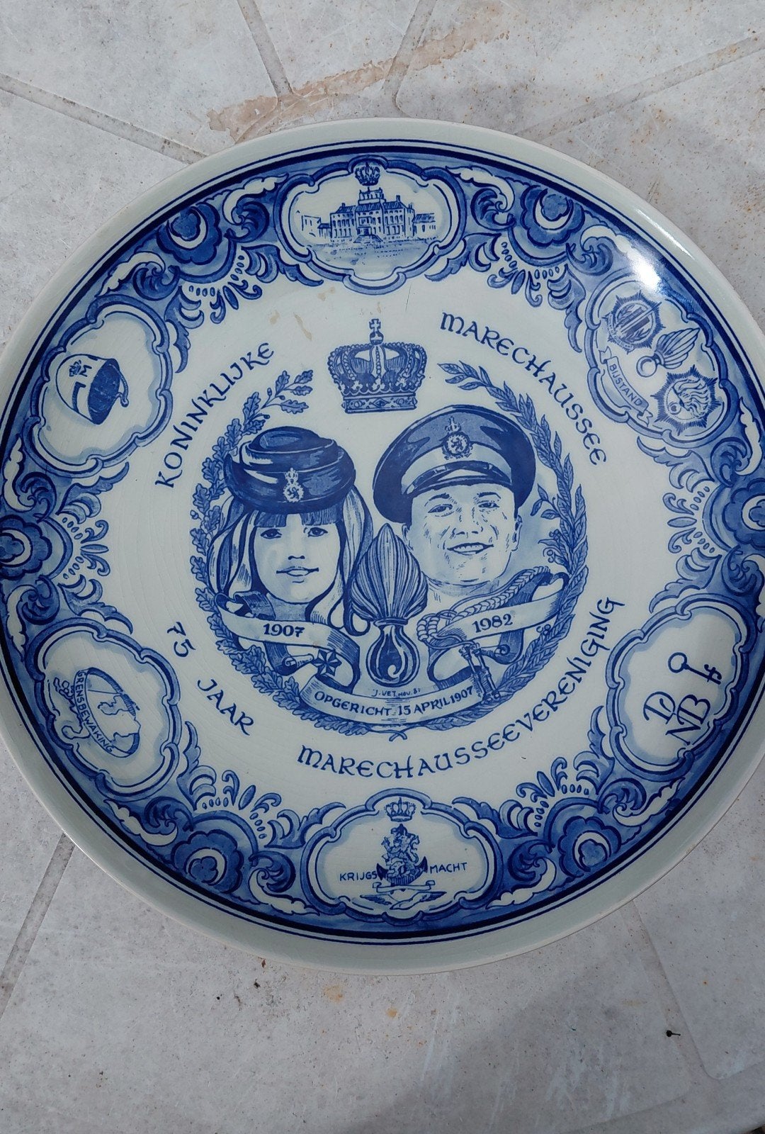 Delfts Blauw bord Koninklijke Marechaussee 75 jaar, Ophalen of Verzenden