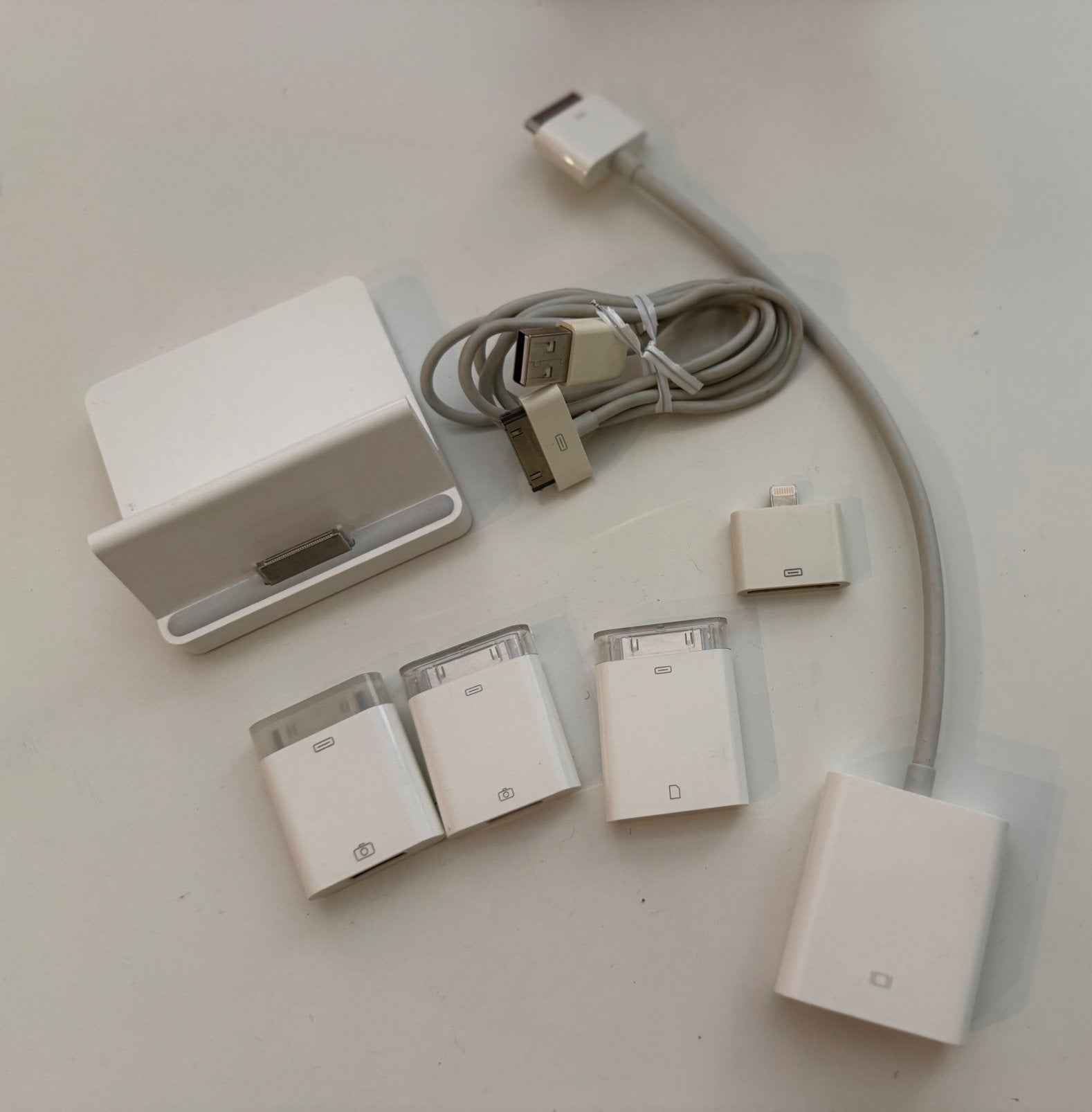 30-pins iPhone/iPad dock, USB kabel en adapters, Ophalen of Verzenden, Gebruikt, Overige typen, Apple