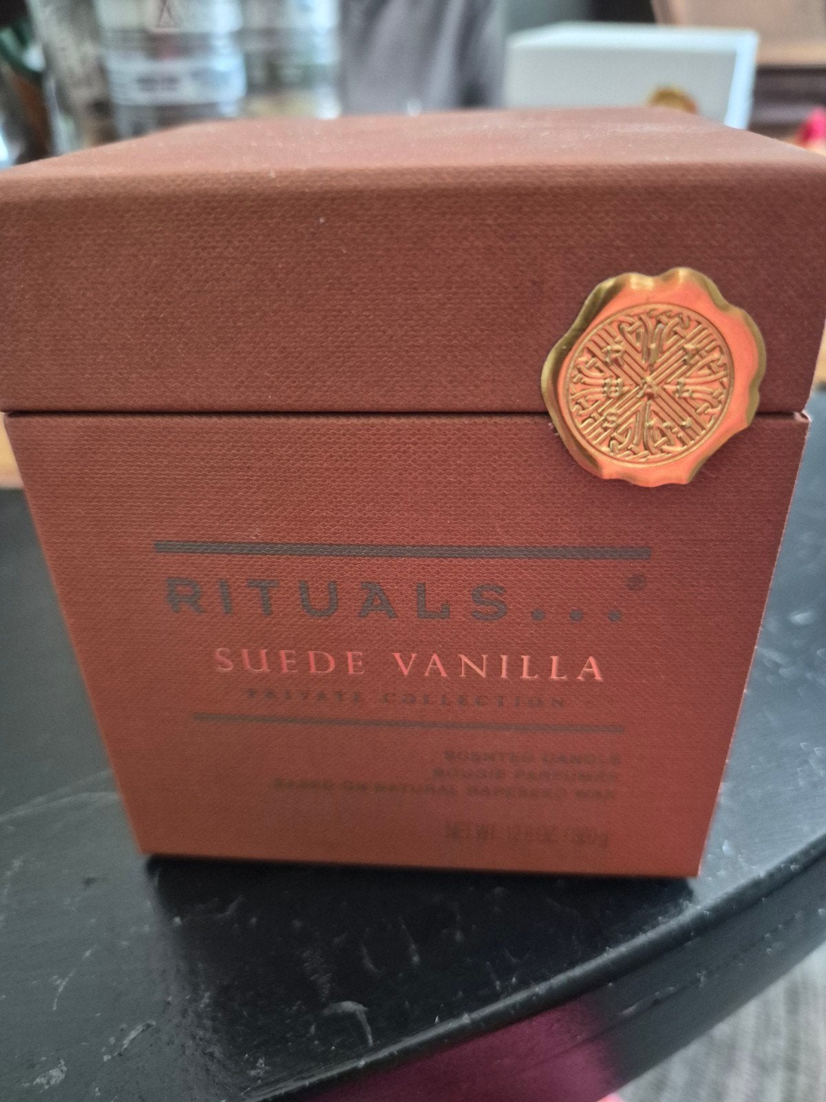 Rituals Suede Vanilla Geurkaars - Nieuw in doos, Nieuw, Ophalen of Verzenden, Kaars, Minder dan 25 cm