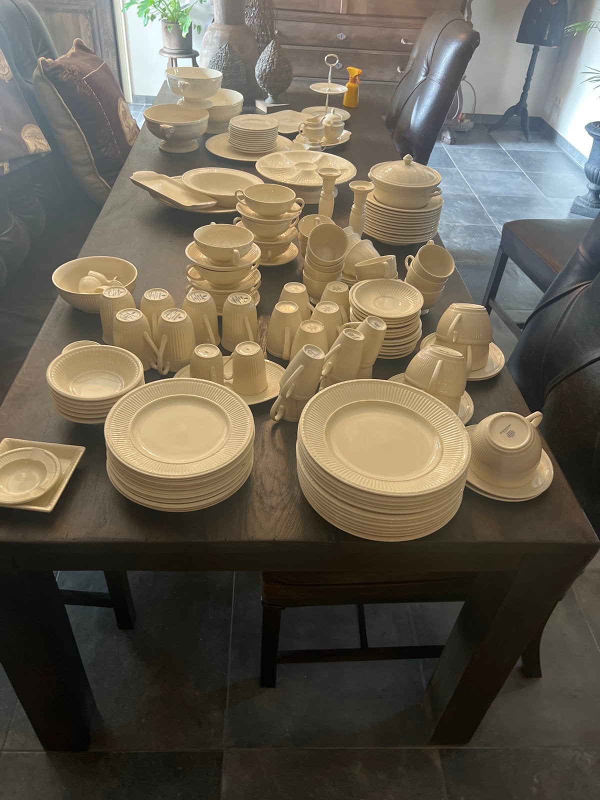 Uitgebreid Wedgwood eet en koffieservies, Huis en Inrichting, Keuken | Servies, Ophalen, Gebruikt, Klassiek, Compleet servies