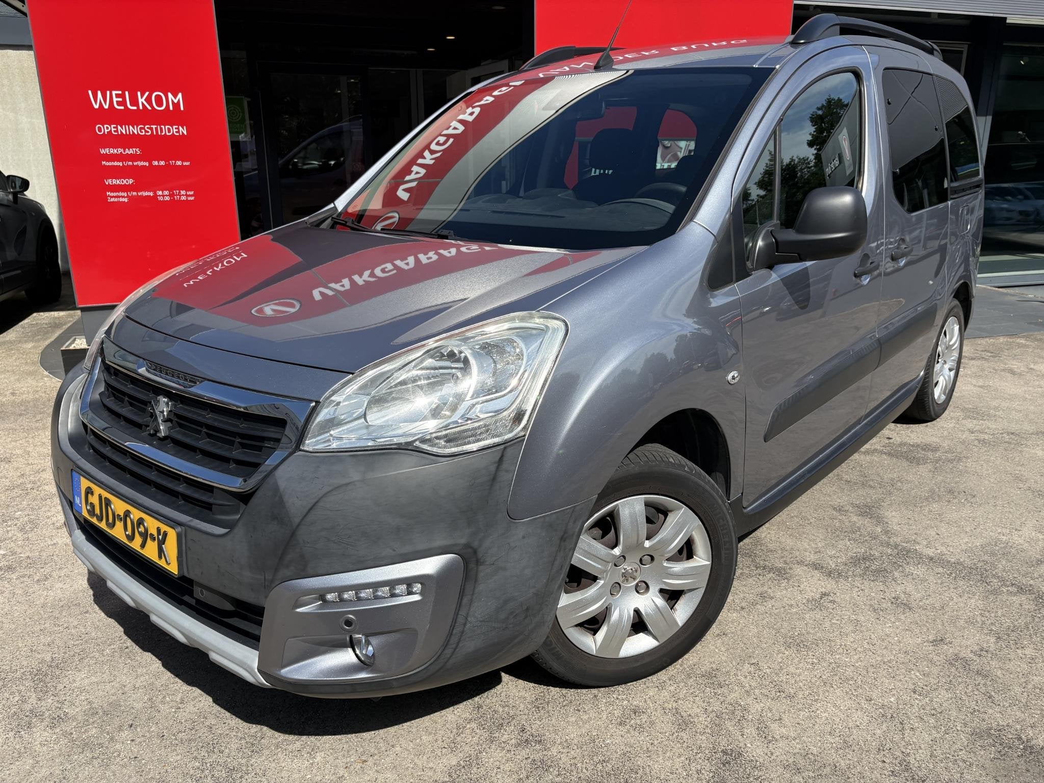 Peugeot Partner Tepee 1.2 PureTech Active Rijklaar incl. gar, Auto's, Peugeot, Voorwielaandrijving, 12 maanden, Stof, Gebruikt