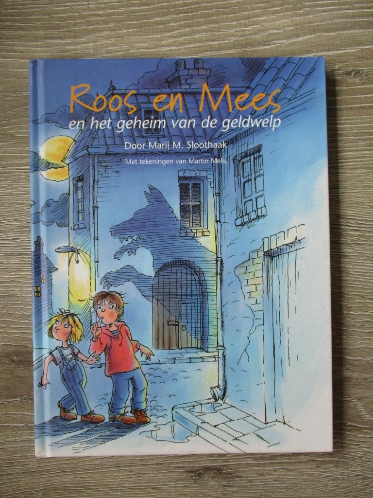 Roos en Mees en het geheim van de geldwelp - Marij M. Sloo, Ophalen of Verzenden, Gelezen, Fictie algemeen