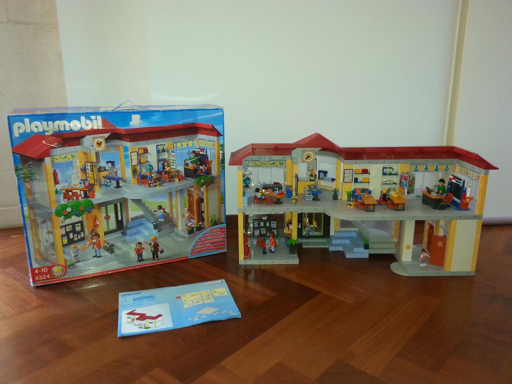 Playmobil complete school 4324 + originele doos, Ophalen, Zo goed als nieuw