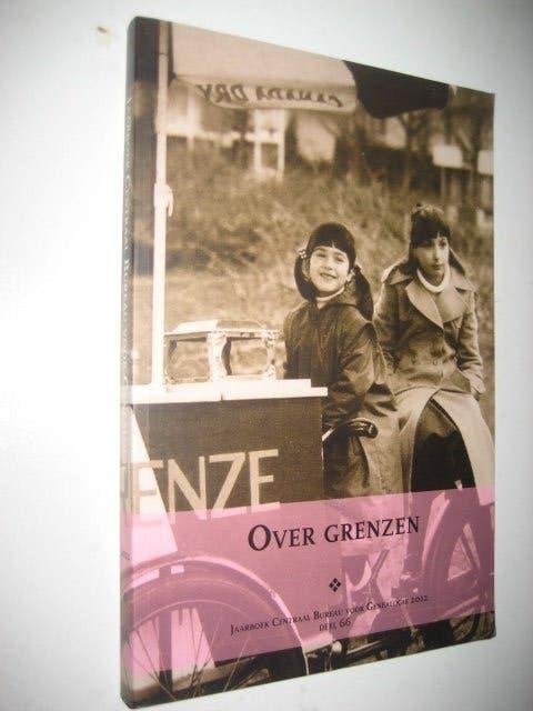 Over grenzen/jaarboekv/hcentraal bureau voor genealogie 2012, Boeken, Ophalen of Verzenden, 20e eeuw of later, Zo goed als nieuw