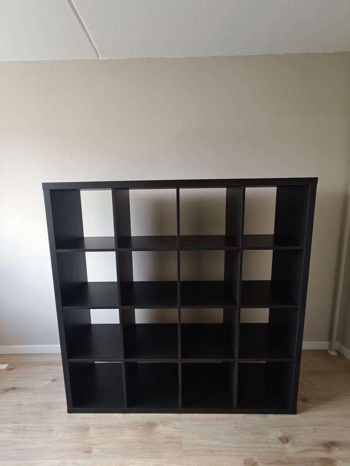 IKEA Kallax Kast 4x4 Vakken - zwart, Ophalen, Met plank(en), 100 tot 150 cm, Zo goed als nieuw