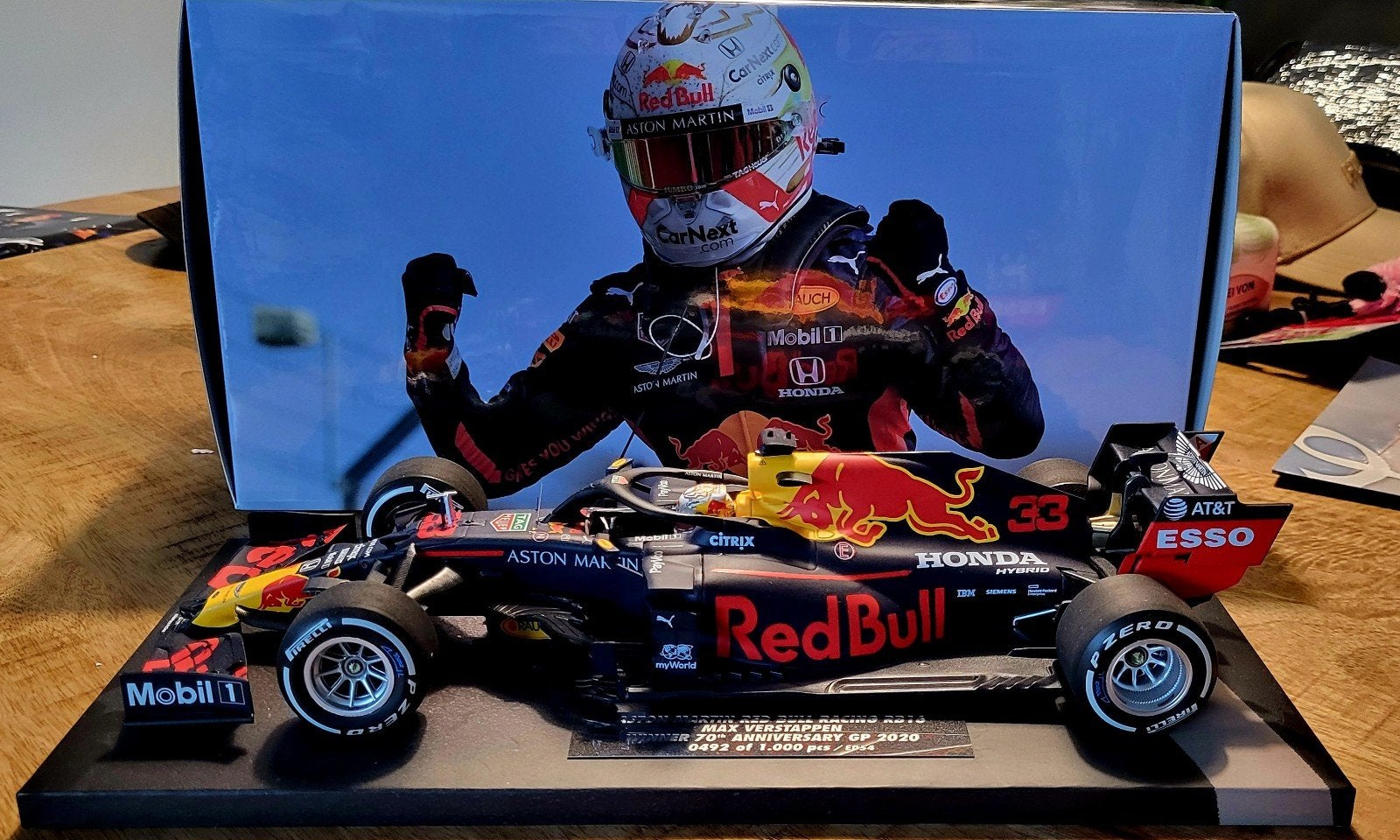Max Verstappen modelauto 1:18 70th Anniversary GP 2020, Ophalen of Verzenden, Zo goed als nieuw, Auto, MiniChamps