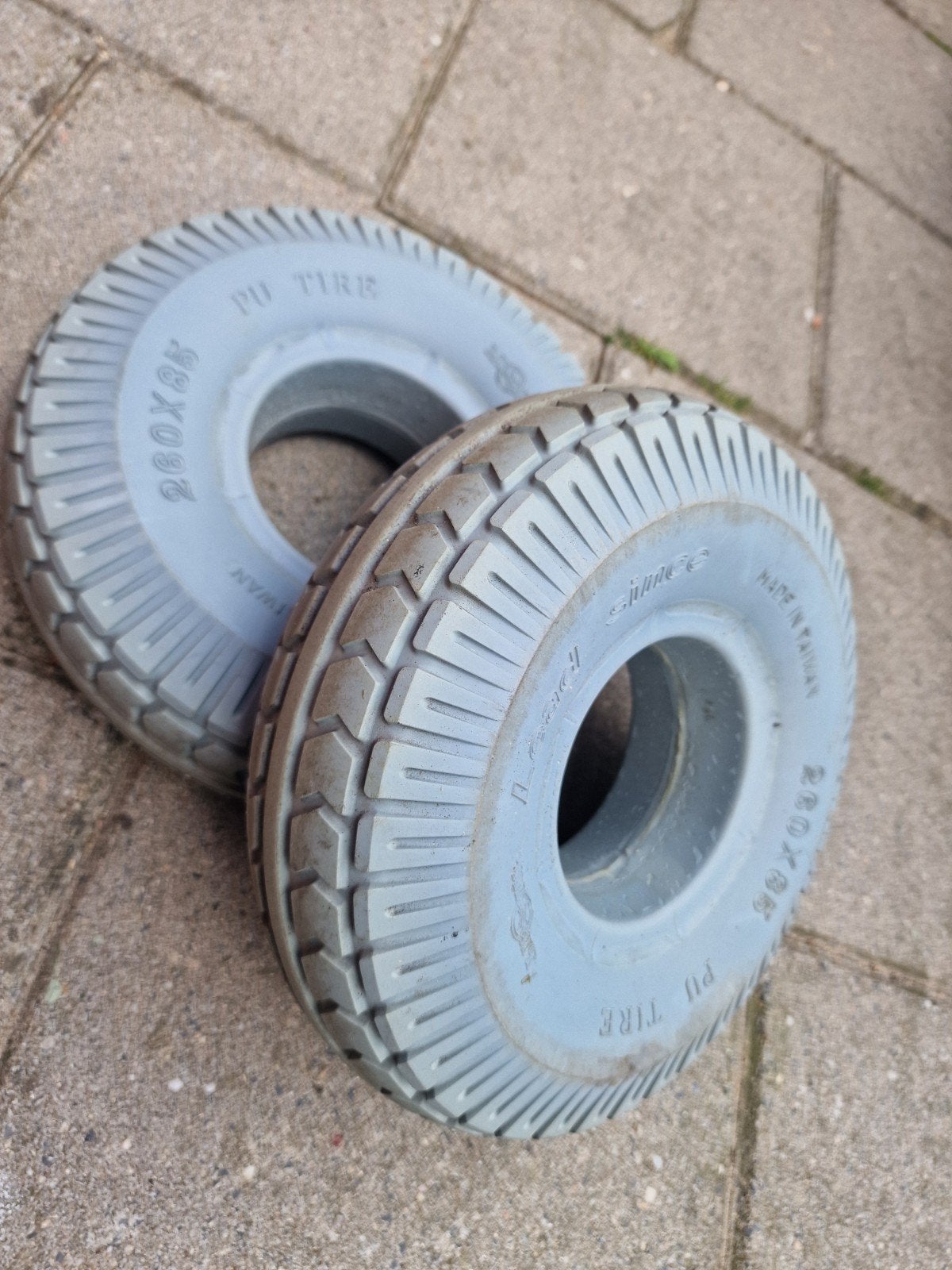 Twee wielen voor de steekwagen, Doe-het-zelf en Verbouw, Ophalen of Verzenden, Nieuw, Steekwagen