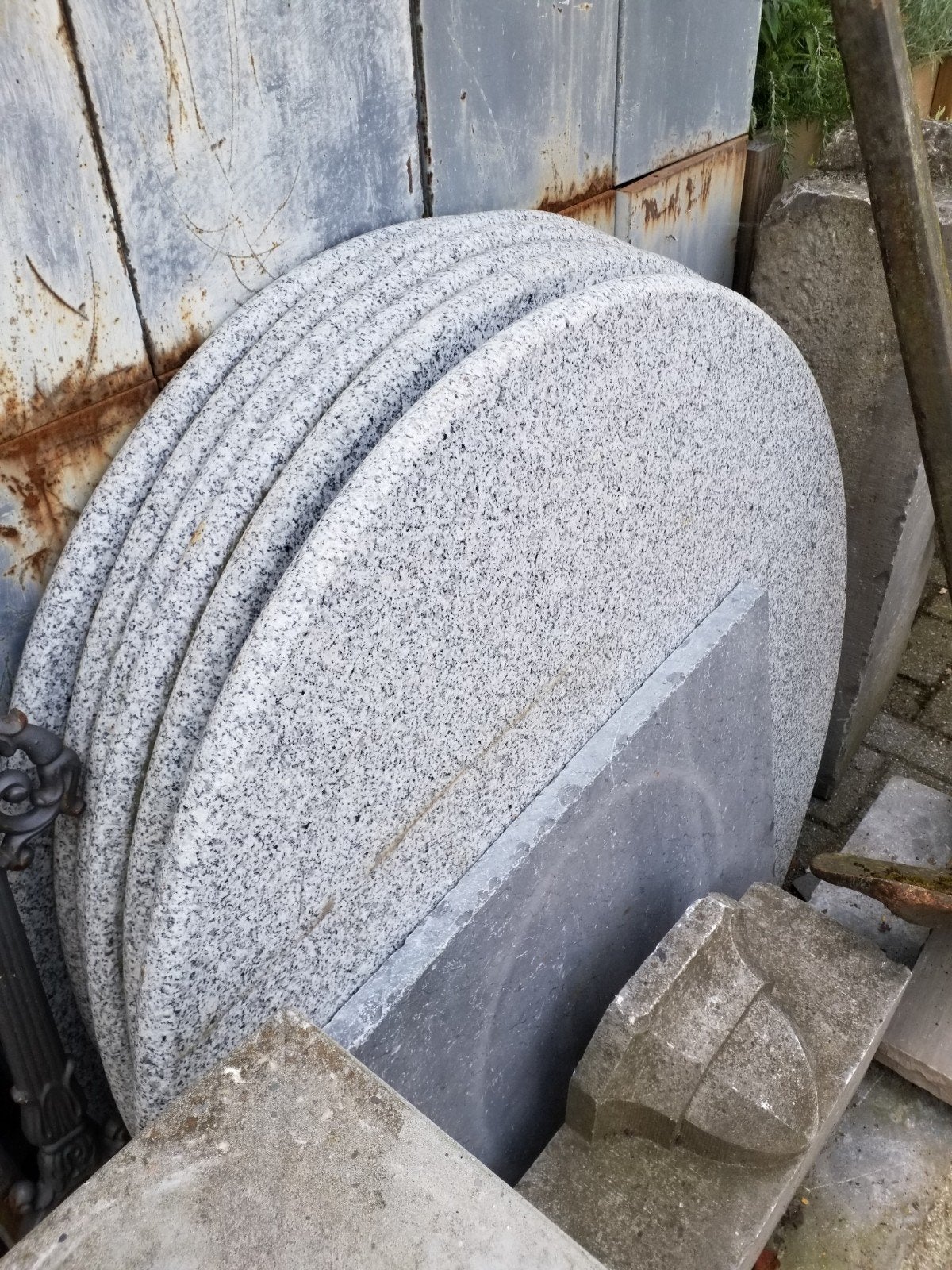 Prachtige granieten tafelbladen - Ø 99cm, Huis en Inrichting, Ophalen, Overige materialen, Gebruikt, 50 tot 100 cm