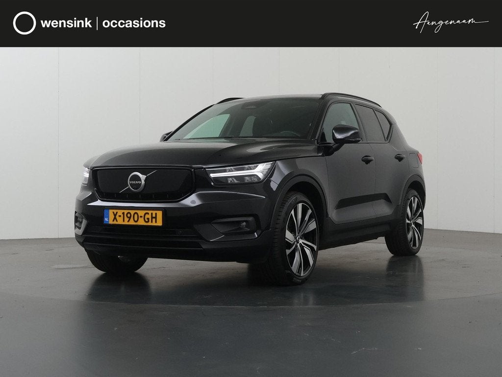 Volvo XC40 Recharge P8 AWD R-Design | Warmtepomp | Panoramad, Auto's, Volvo, Gebruikt, Automatische klimaatregeling, Zwart, 430 km