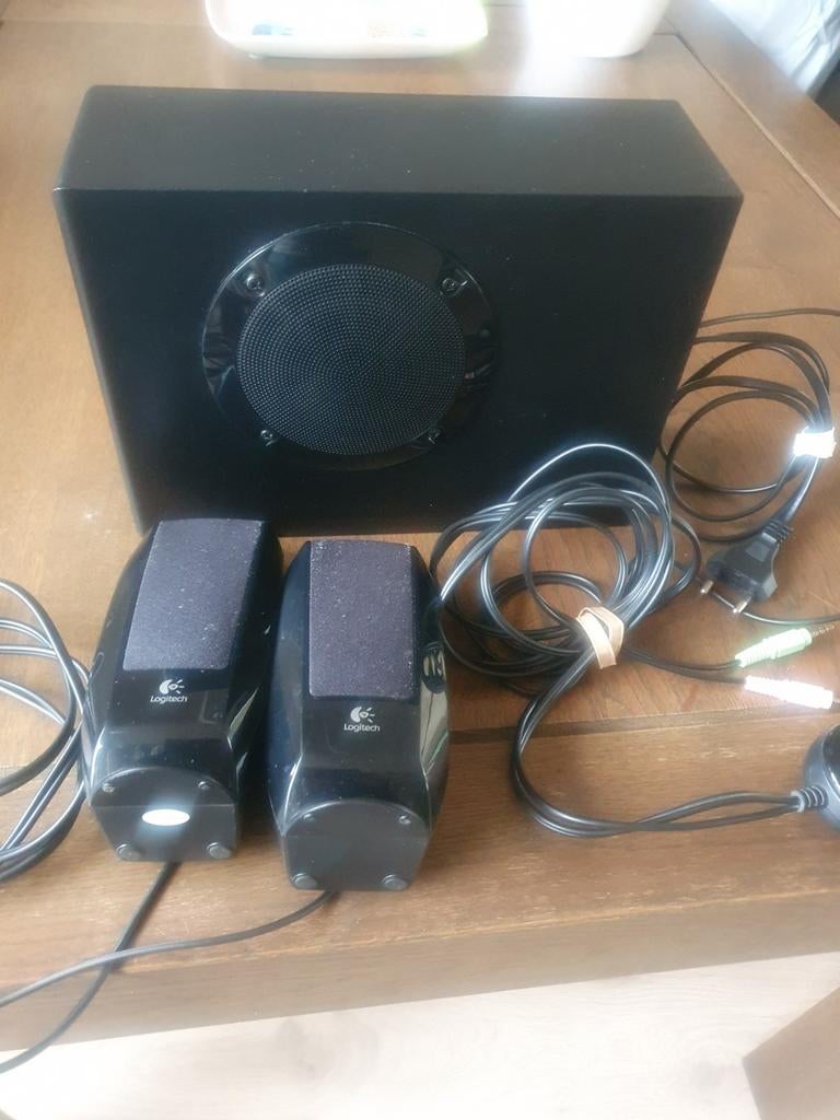 Logitech s-220 speaker set., Ophalen of Verzenden