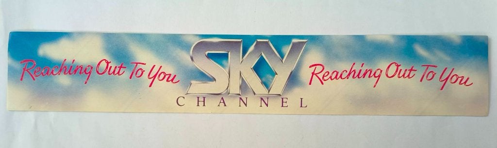Sticker Sky Channel (reaching out to you), Ophalen of Verzenden, Zo goed als nieuw, Film, Tv of Omroep