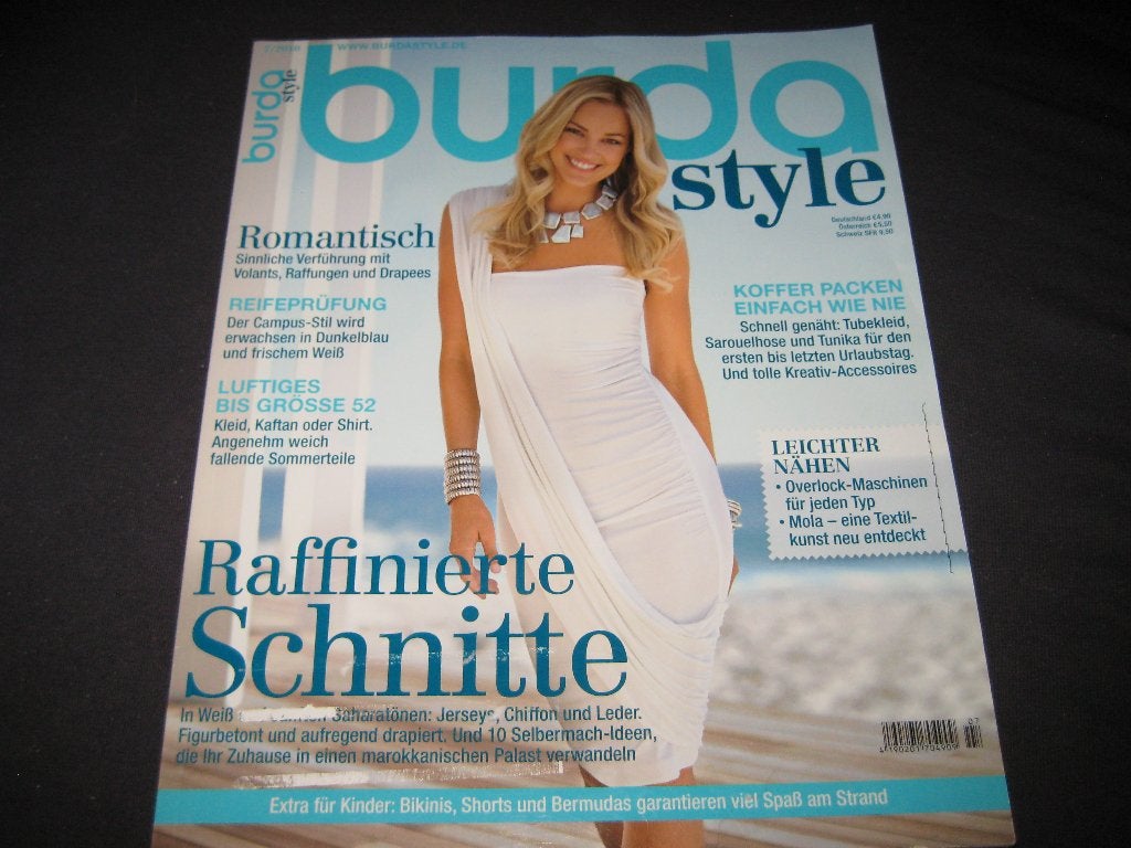 Burda Style, 7/2010: Raffinierte Schnitte, Ophalen of Verzenden, Zo goed als nieuw, Borduren en Naaien