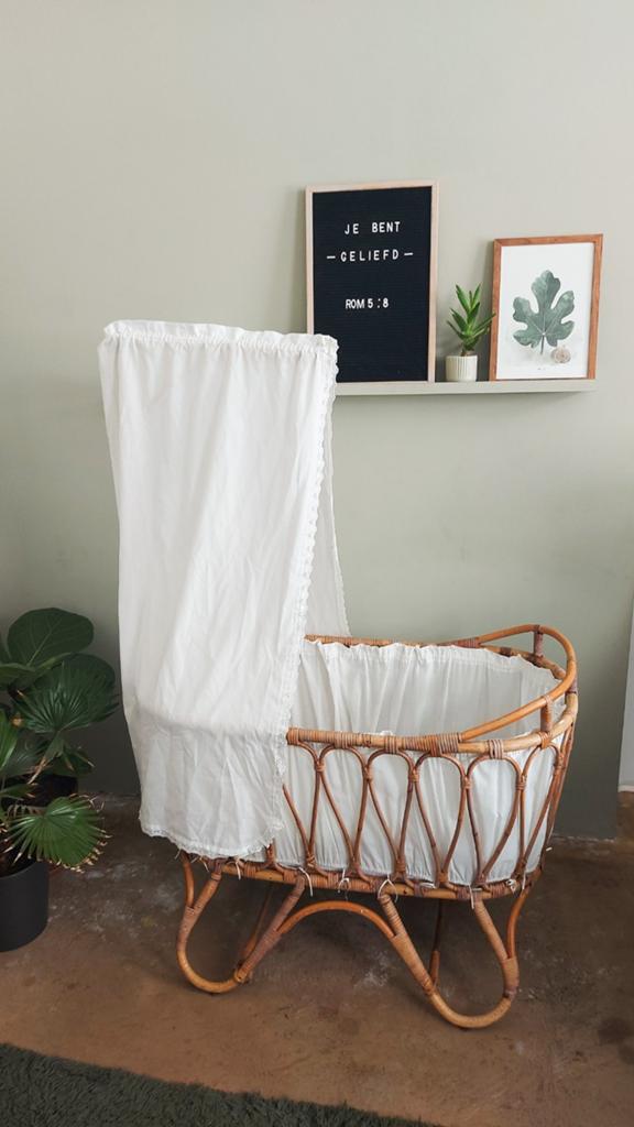 Vintage rotan wiegje, Kinderen en Baby's, Babywiegjes en Ledikanten, Ophalen, Zo goed als nieuw, Wieg