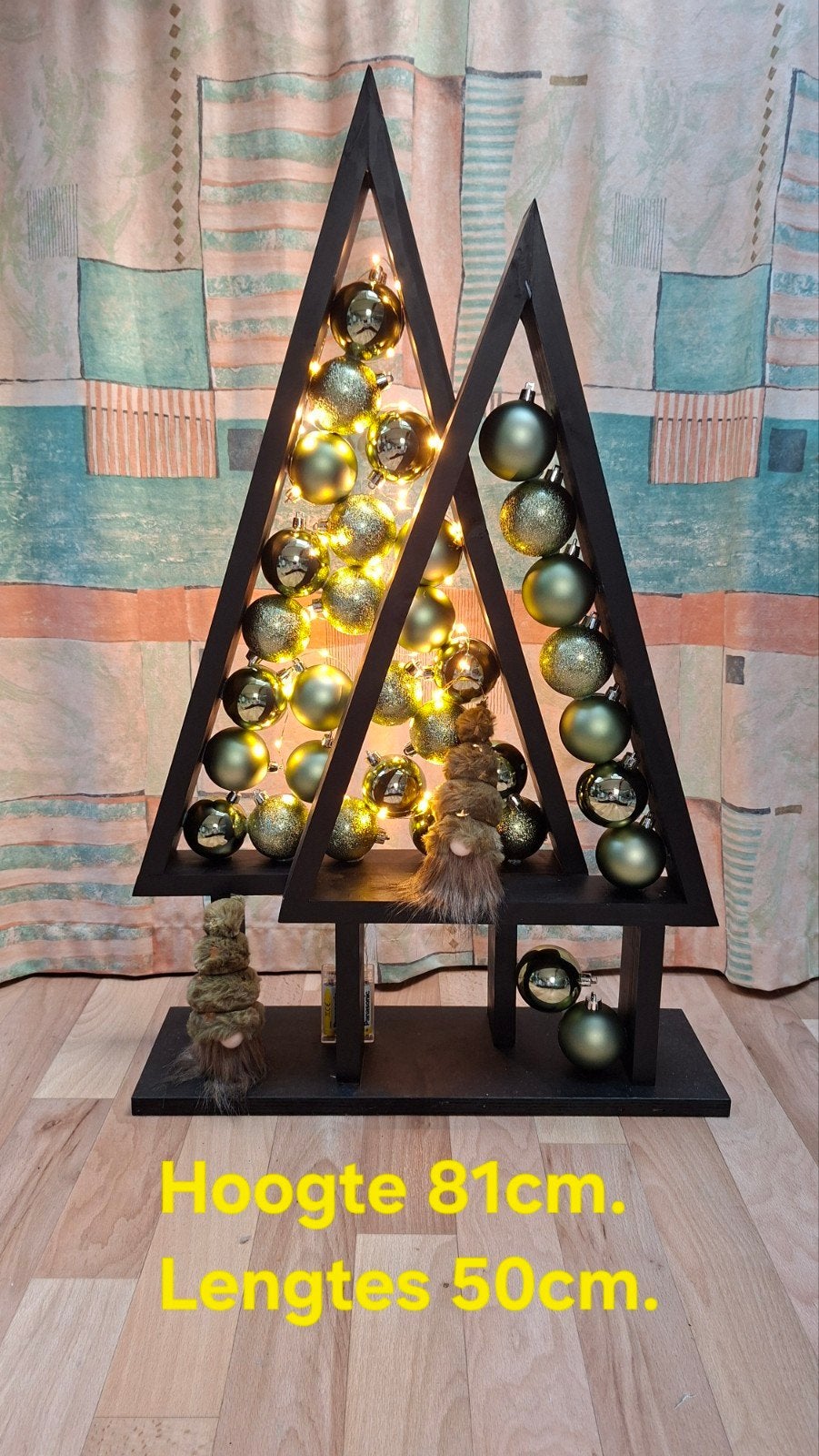 Kerst Piramide, Ophalen