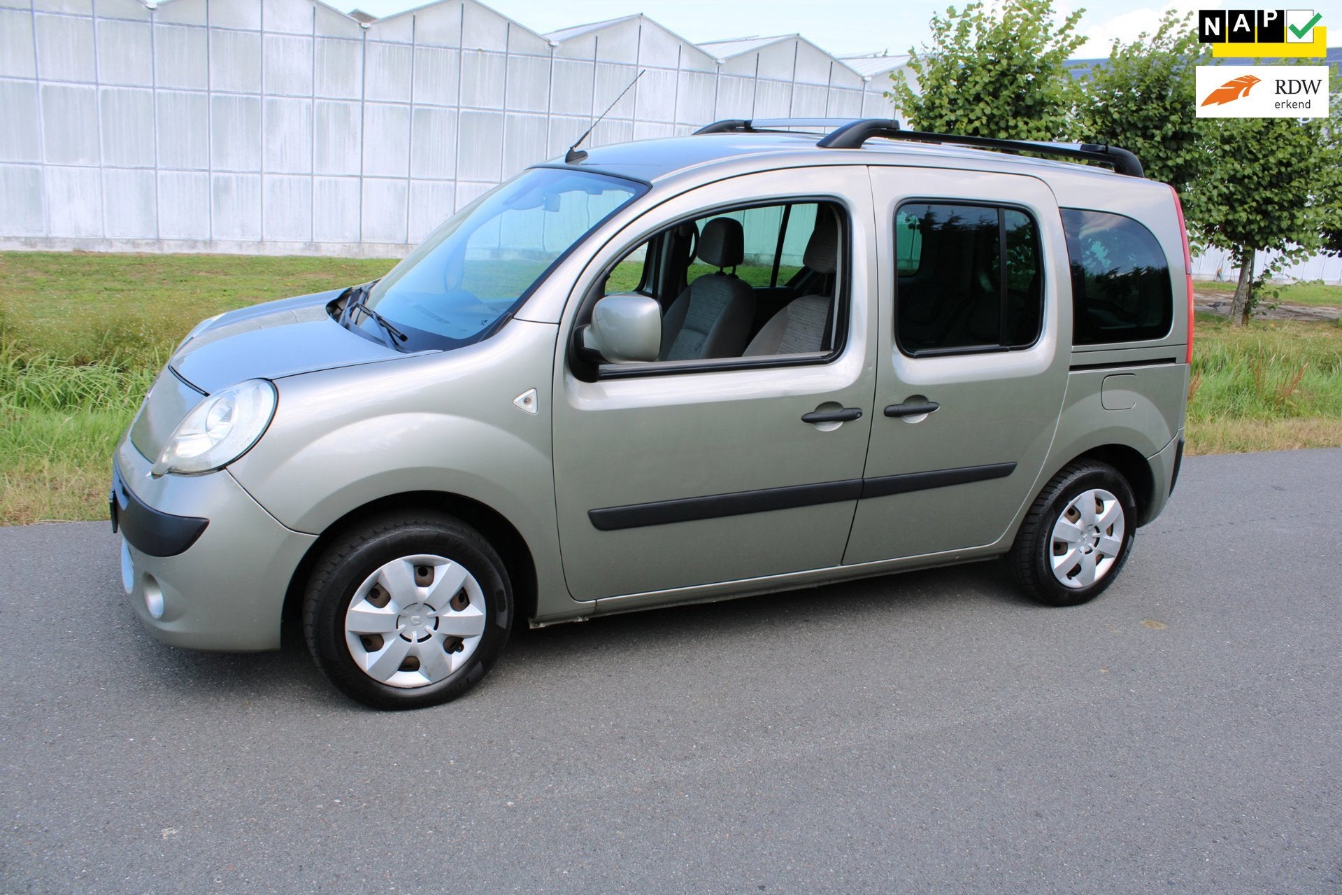 Renault Kangoo Family 1.6-16V Privilège 2 Zijschuifdeuren e, Auto's, 1373 kg, Gebruikt, Parkeersensor, 4 cilinders