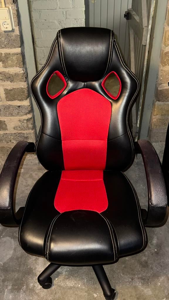 Comfortabele gaming/youtuber stoel te koop, Huis en Inrichting, Bureaustoelen, Zo goed als nieuw, Rood, Ophalen of Verzenden