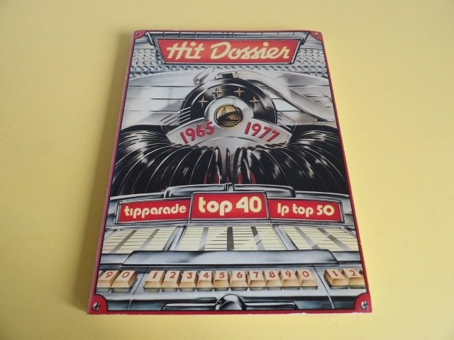HIT DOSSIER 1965-1977 (TIPPARADE, TOP 40 EN LP TOP 50), Ophalen of Verzenden, Gelezen, Algemeen