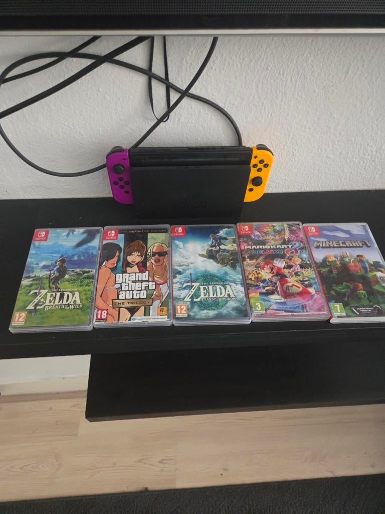 Nintendo Switch met 5 games, Ophalen of Verzenden, Zo goed als nieuw