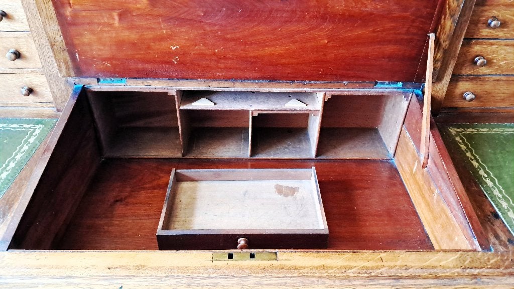 Foto 10 van Uniek Antiek Eiken Dickens Bureau (ca. 1910) – Blikvanger!