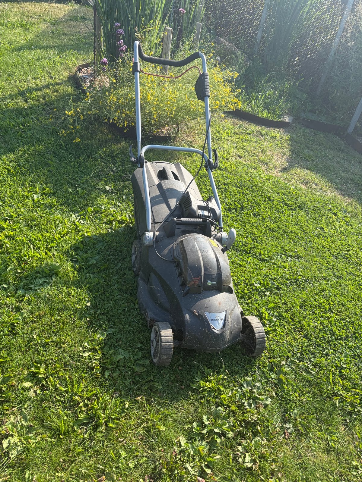 Gardenline Accu-grasmaaier met oplader, Ophalen, Cirkelmaaier, Gebruikt, Accu-grasmaaier
