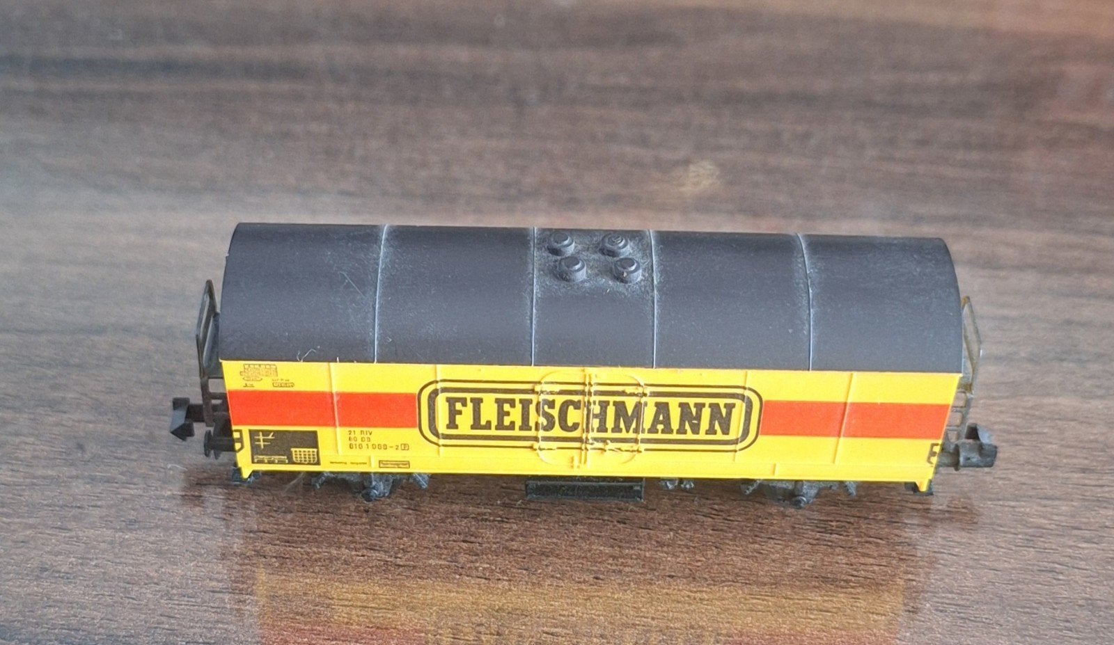 Fleischmann Wagon - Geel met Rood/Zwarte Strepen schaal n, Ophalen, Gebruikt, Gelijkstroom, Fleischmann
