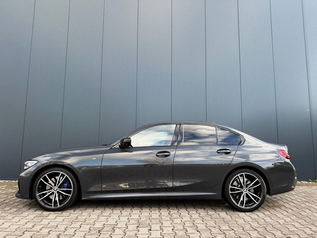 BMW 3-serie 320i M-sport / H&K / HUD / 360 camera, Auto's, Automaat, 1998 cc, Gebruikt, Euro 6