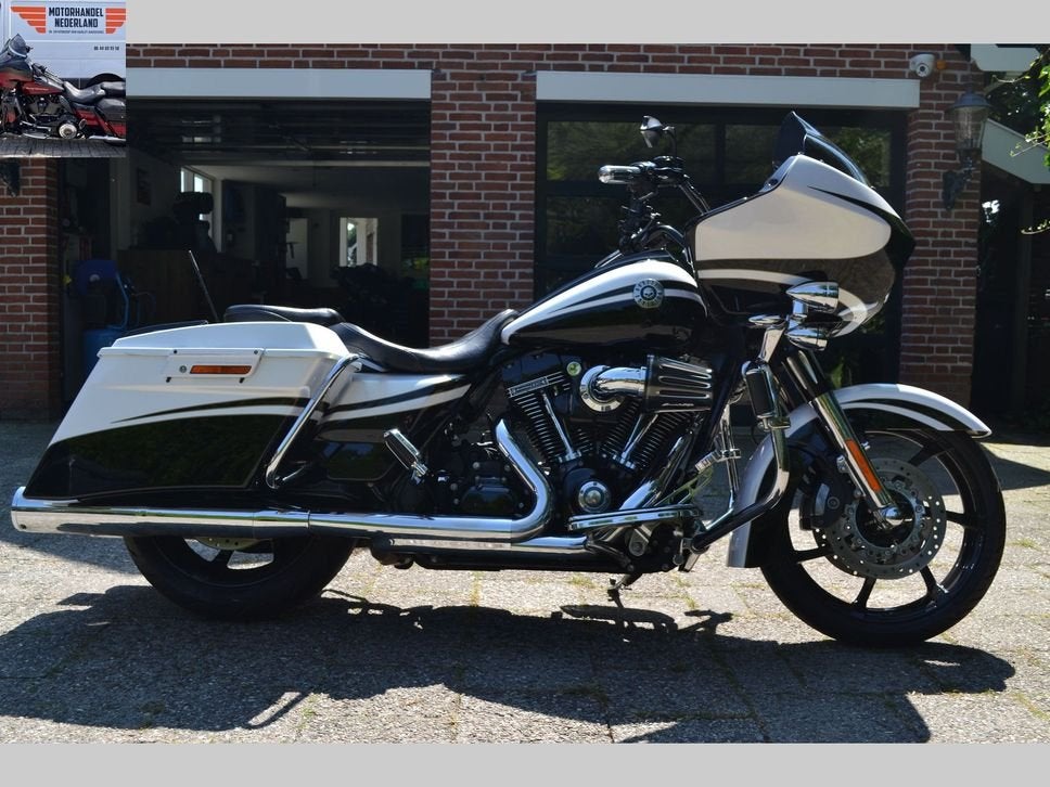 HARLEY-DAVIDSON ROAD GLIDE CVO FLTRXSE (bj 2012) 5HD, 2 cilinders, HARLEY-DAVIDSON, Motorrijbewijs A, Bedrijf