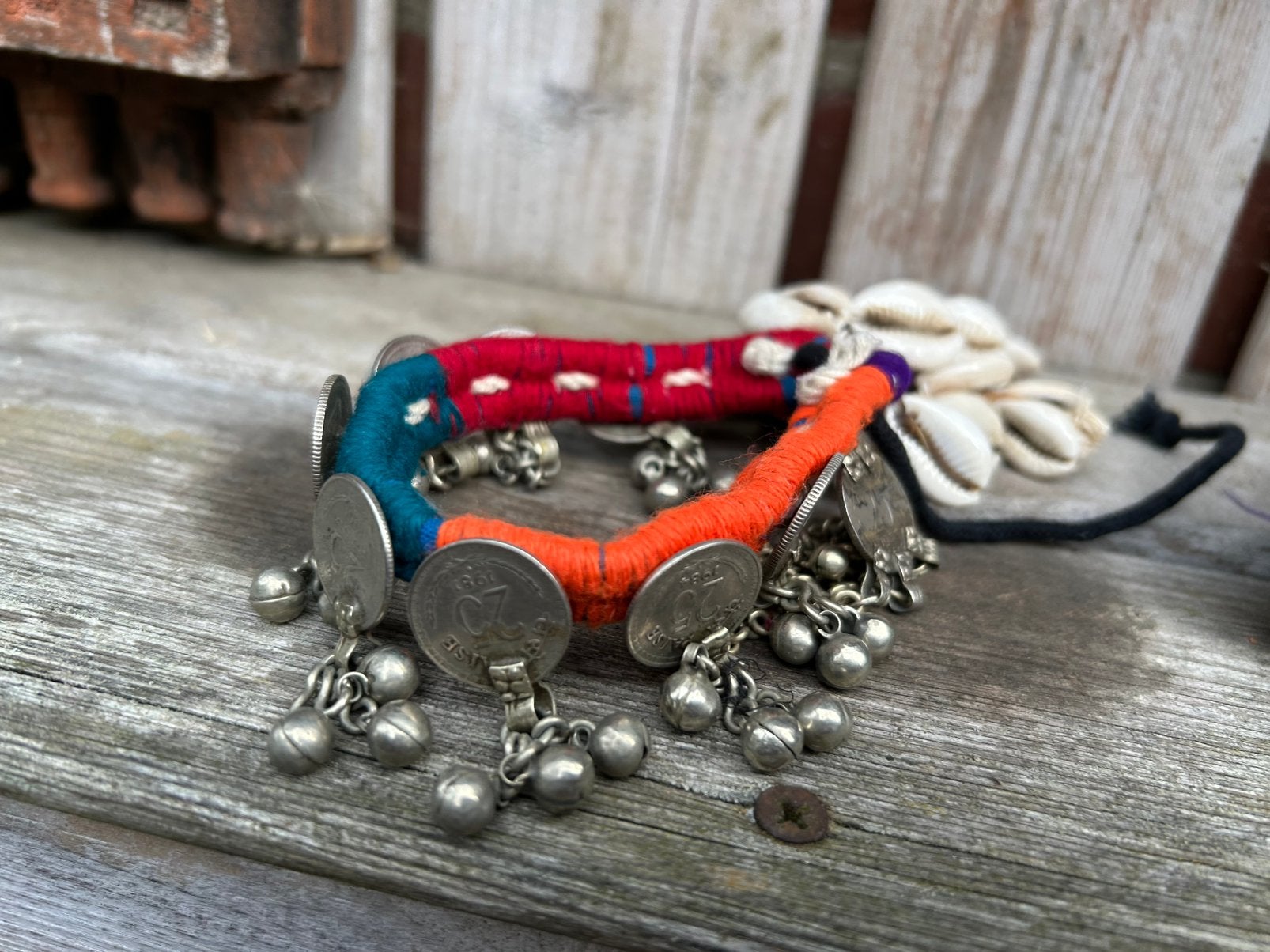 Prachtige Boho Tribel Kuchi Old Cowries bracelet., Ophalen of Verzenden, Overige materialen, Armband