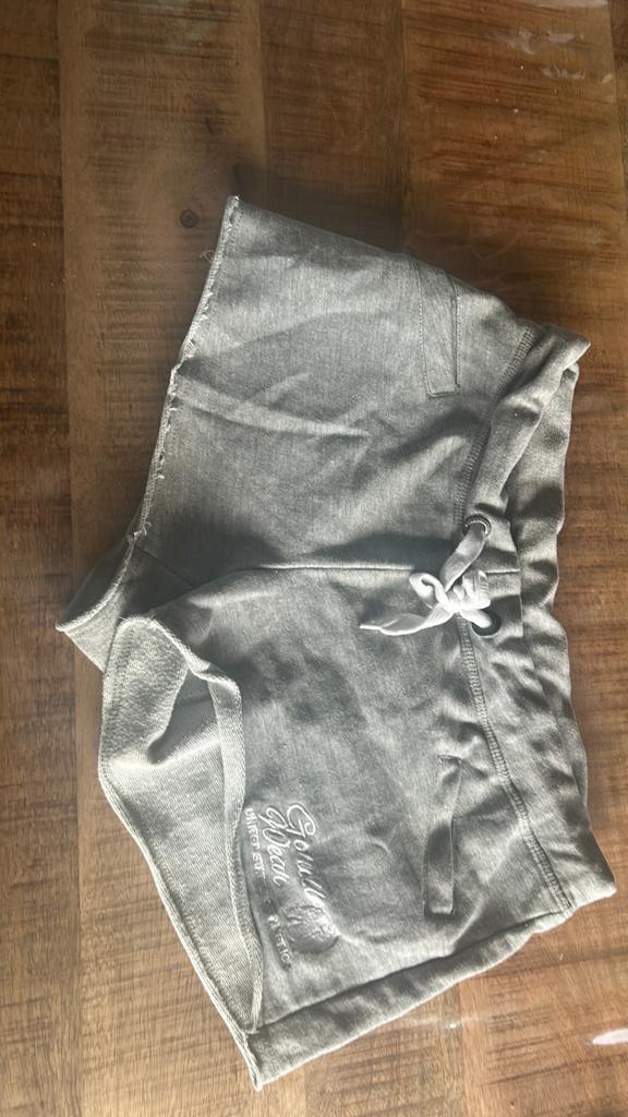 Dames korte broek van gorilla wear, Ophalen of Verzenden, Zo goed als nieuw