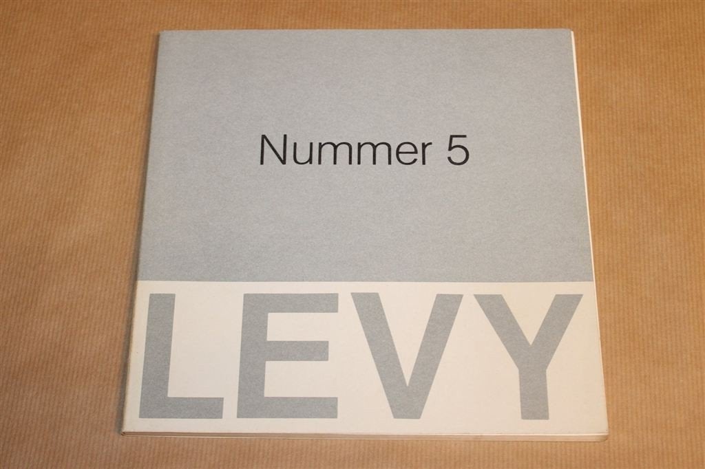 Nummer 5 - Levy — Kunstcatalogus met Dalí & Man Ray, Ophalen of Verzenden, Gelezen