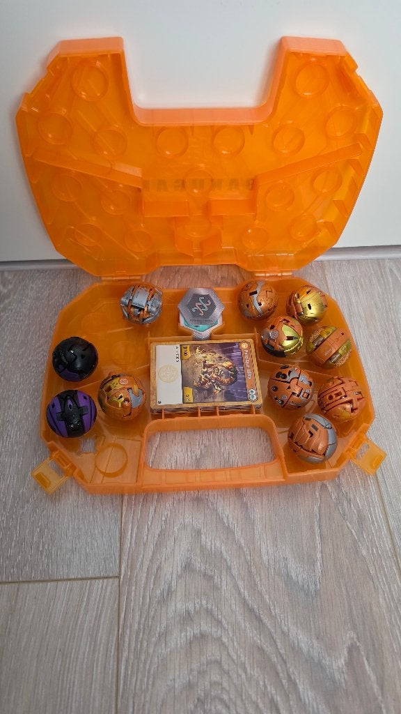 Bakugan gold case met bakugan, Ophalen of Verzenden, Zo goed als nieuw
