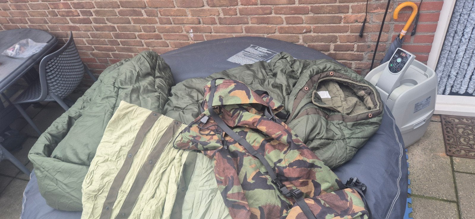 Militair slaapzak en kleding set, Ophalen of Verzenden, Gebruikt