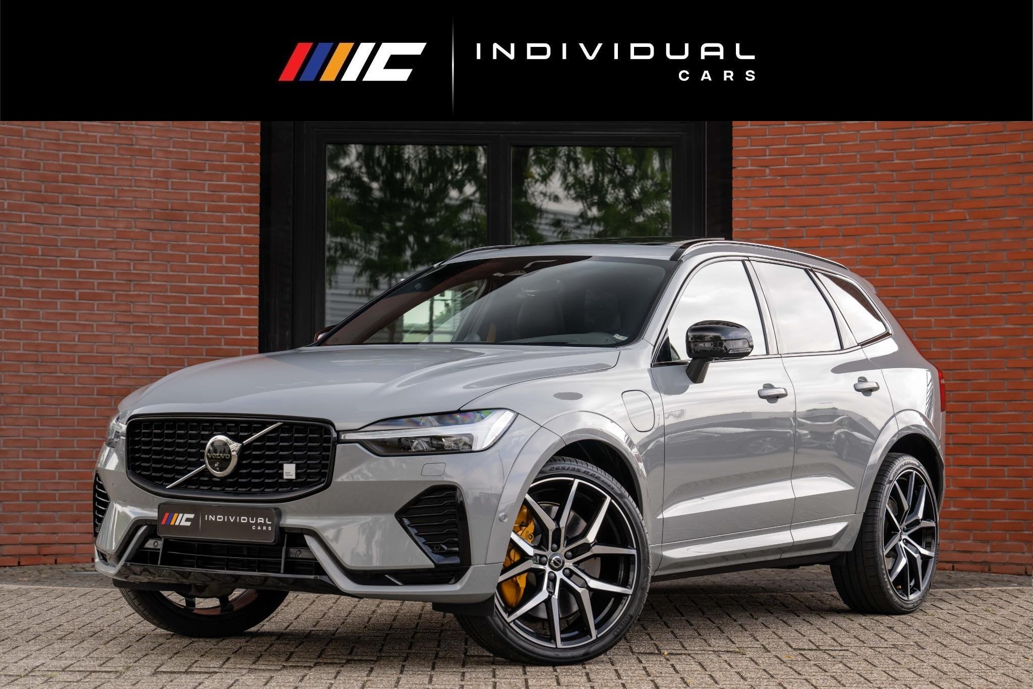 Volvo XC60 2.0 T8 AWD Polestar Engineered HEICO B&W Pano, Auto's, Automaat, Dealer onderhouden, Verwarmde buitenspiegels, Gebruikt