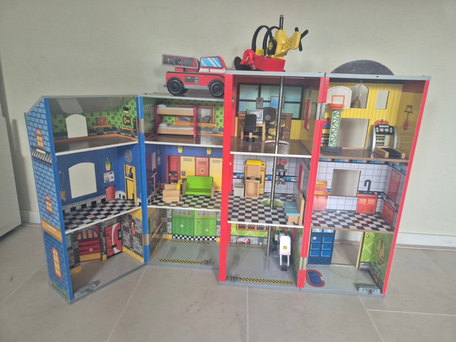 Brandweerkazerne, Ophalen of Verzenden, Zo goed als nieuw, Poppenhuis