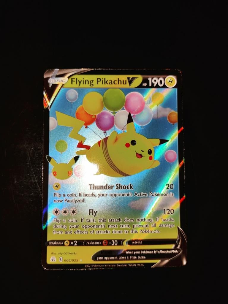 Flying Pikachu - "Celebrations", Ophalen of Verzenden, Zo goed als nieuw