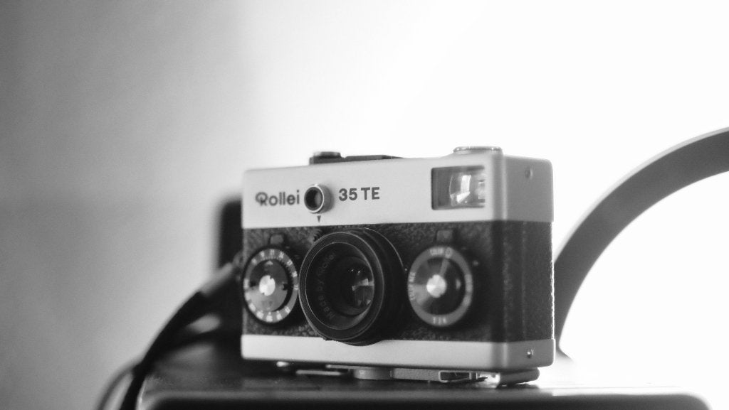 Rollei 35 TE + Nissin flitser, Ophalen of Verzenden, Zo goed als nieuw, Compact, Overige Merken