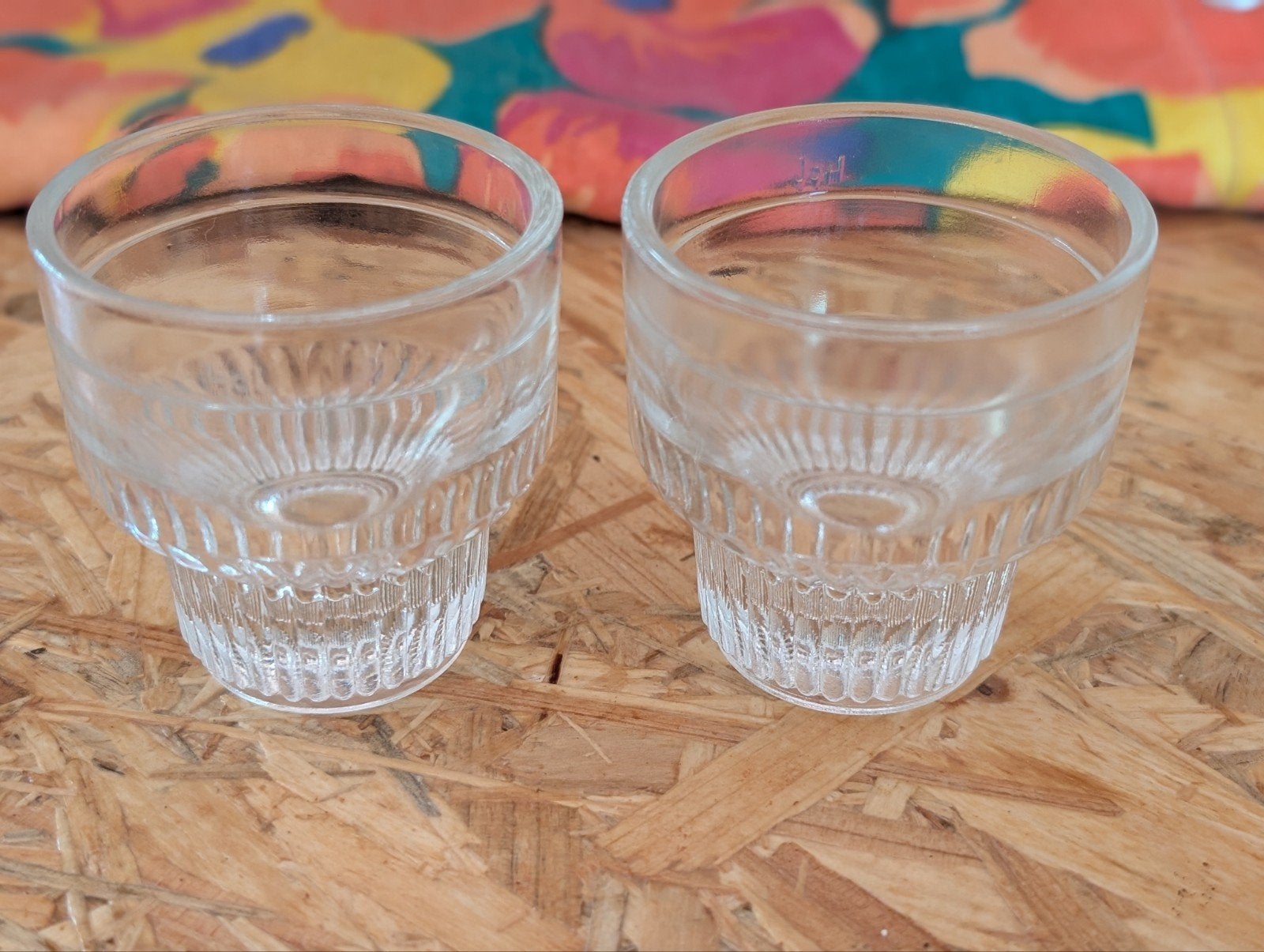 Twee vintage borrelglaasjes uit DDR - 6 cm hoog, Verzamelen, Ophalen of Verzenden, Zo goed als nieuw, Borrel- of Shotglas