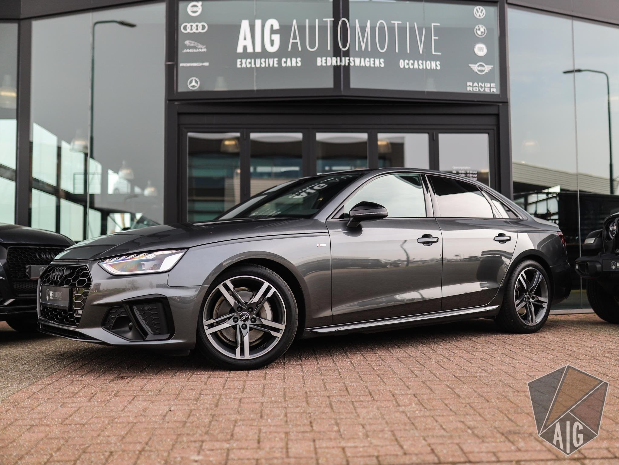 Audi A4 Limousine 40 TFSI S edition Competition | Keyless |, Gebruikt, 4 cilinders, 1984 cc, Origineel Nederlands
